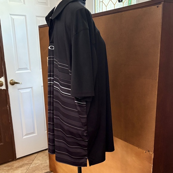 Oakley Black and Gray Polo short sleeve button neckline Size XXL - Picture 5 of 9